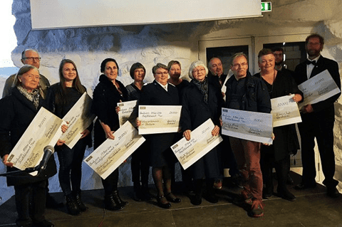 Fountainhúsið fingið gávu frá Lions Club