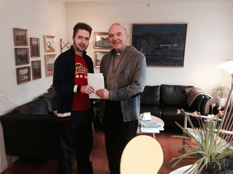 Peningagáva til Fountainhúsið frá tvørkirkjuligu samkomuni