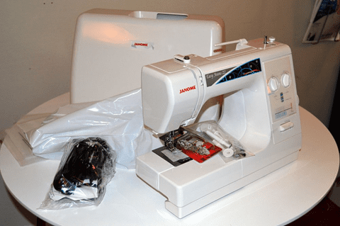 Fountainhúsið fingið seymimaskinu